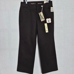 Dockers Brown Trousers with Classic Design